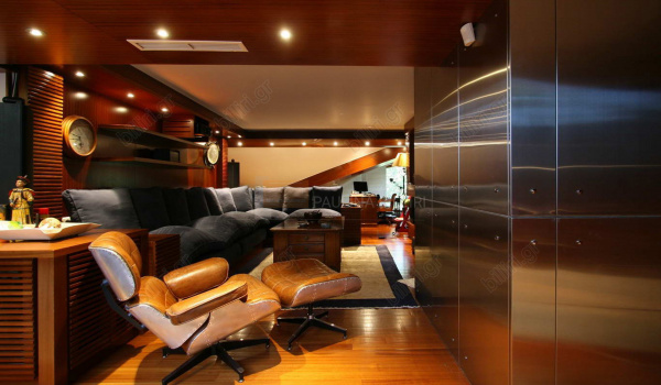 Σοφίτα - γραφείο . Attic - office 